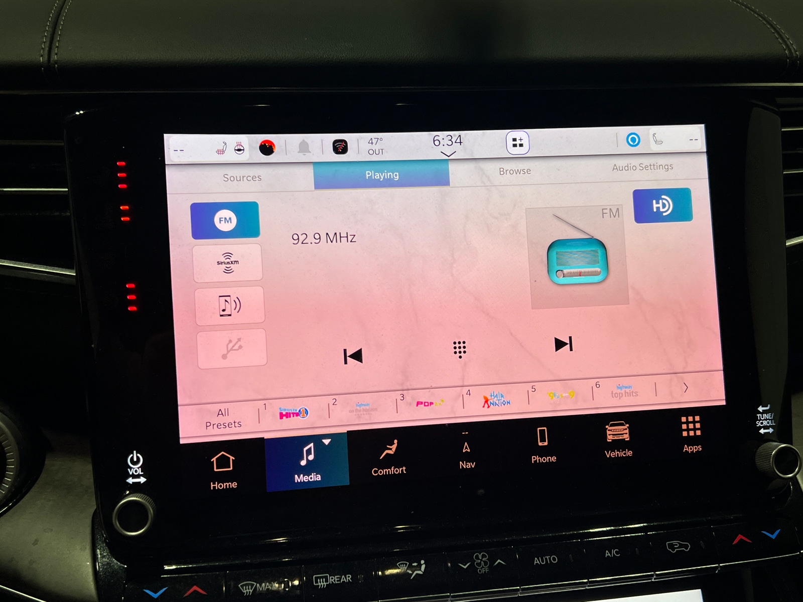 Thumbnail: 2023 Jeep Grand Wagoneer - 3