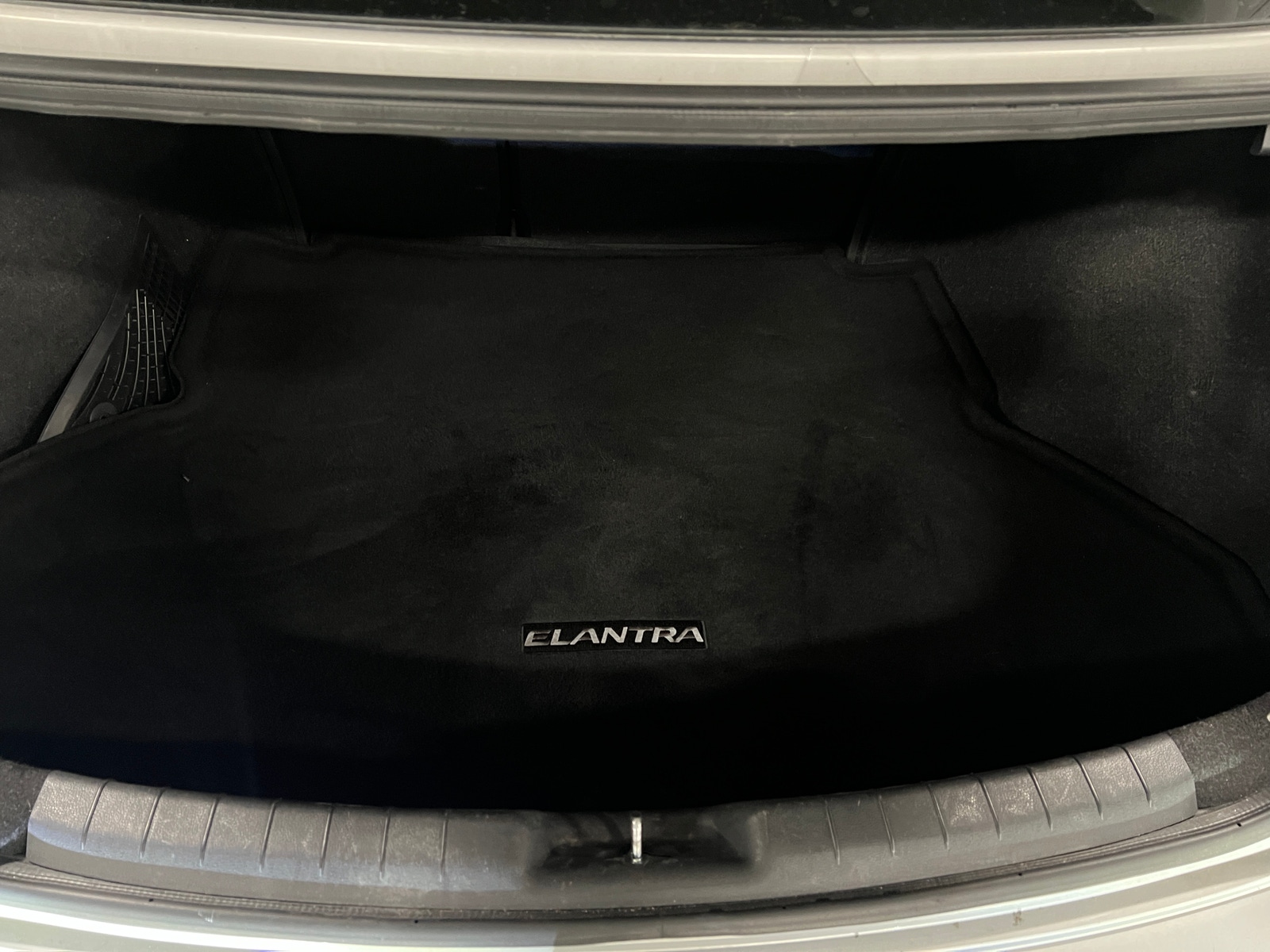 Thumbnail: 2020 Hyundai Elantra - 7