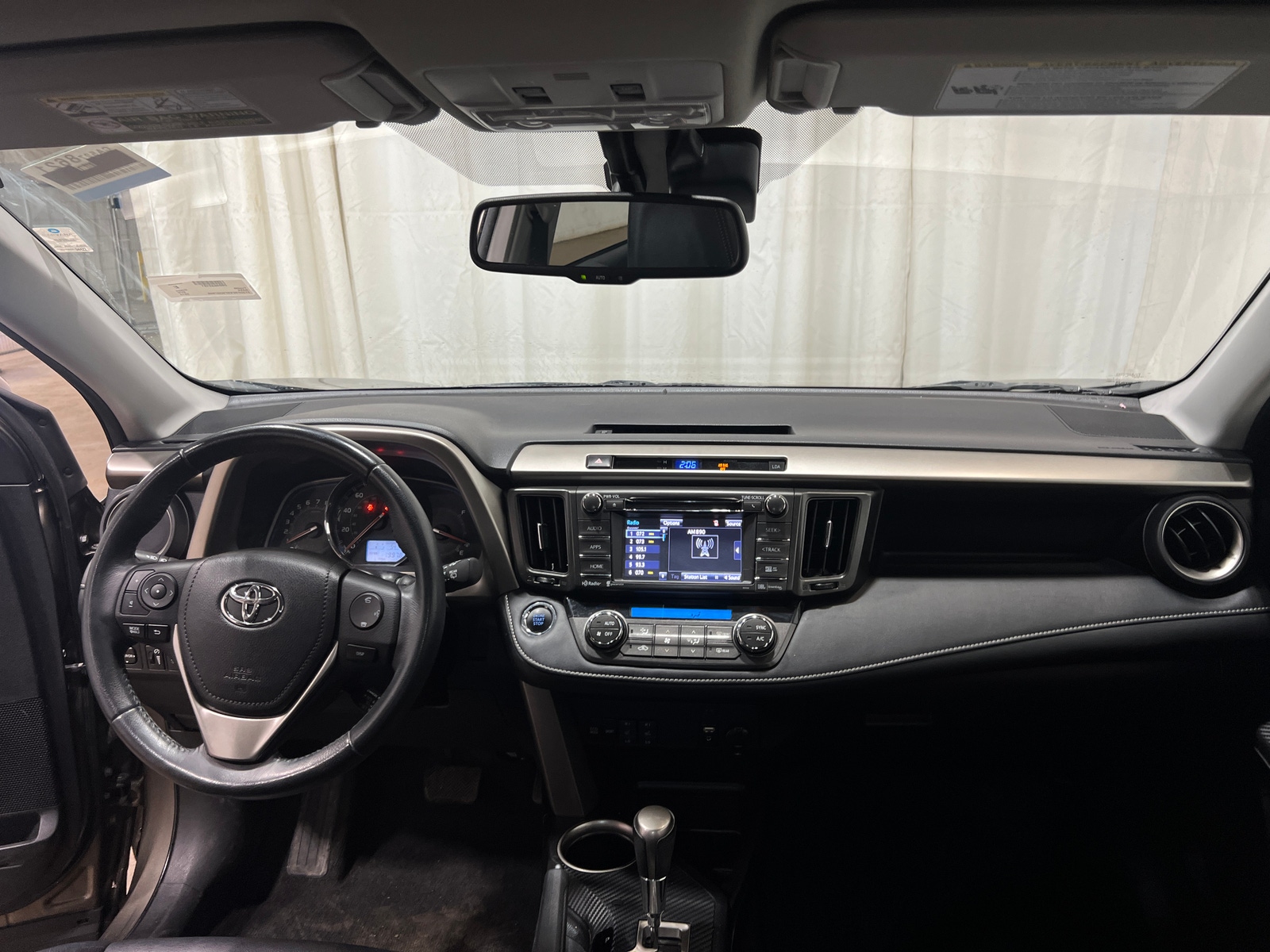 Thumbnail: 2015 Toyota RAV4 - 2