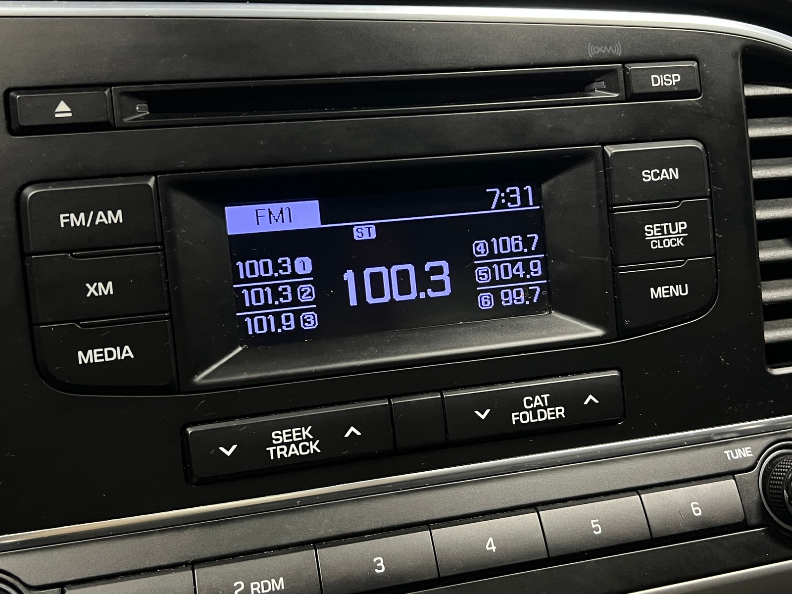 Thumbnail: 2017 Hyundai Elantra - 4