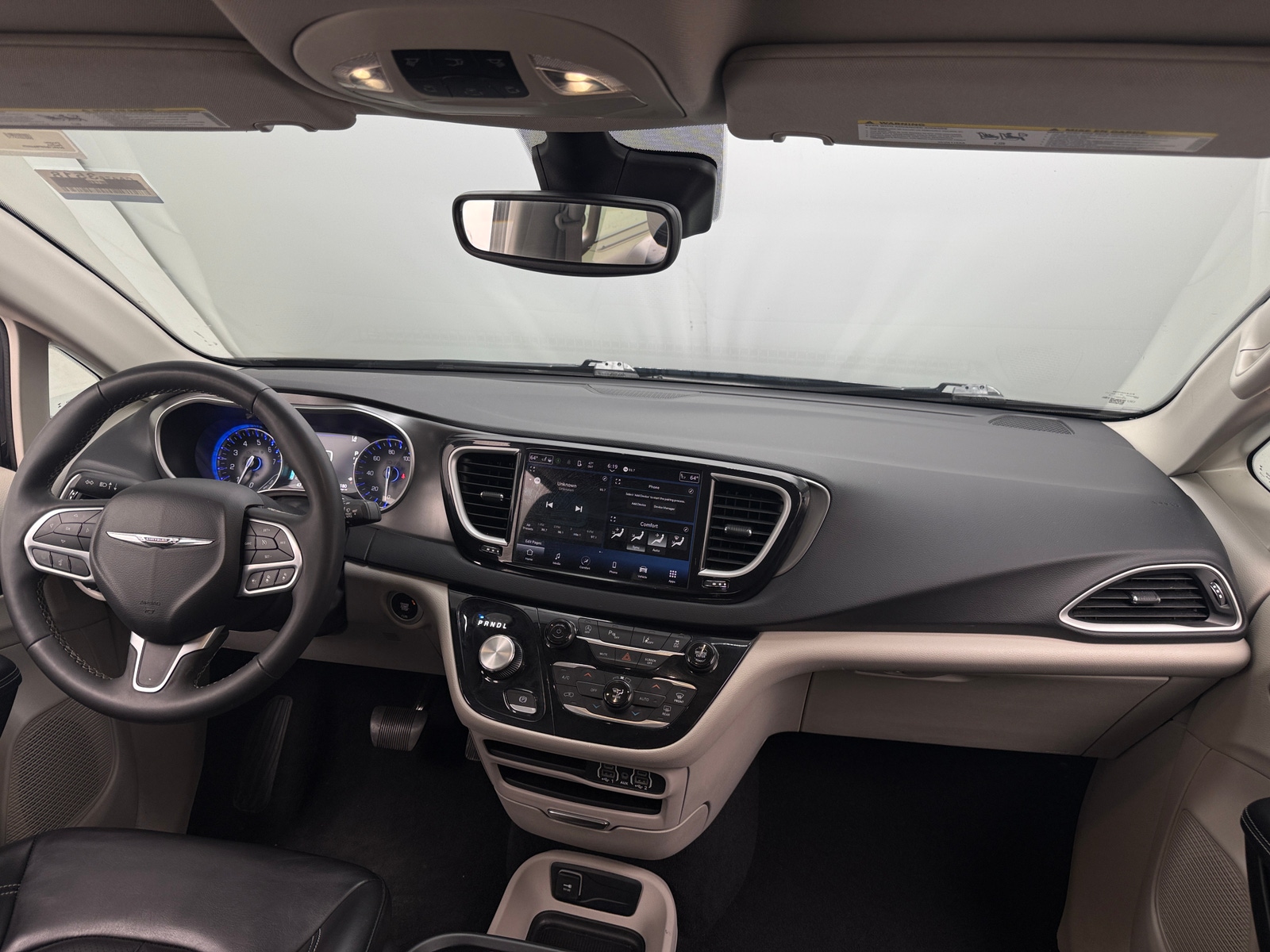 Thumbnail: 2023 Chrysler Pacifica - 2