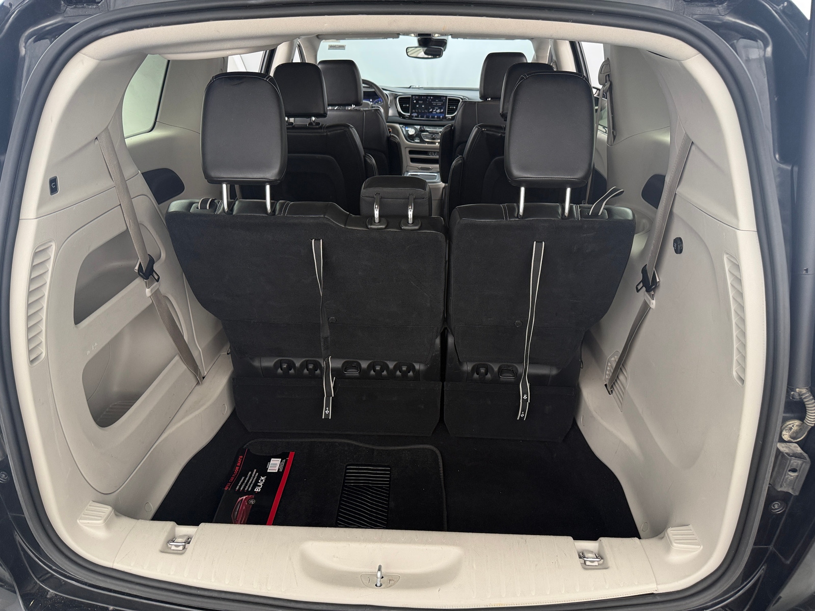 Thumbnail: 2023 Chrysler Pacifica - 6