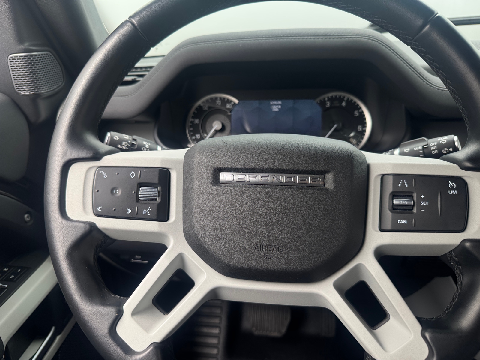 Thumbnail: 2023 Land Rover Defender - 4