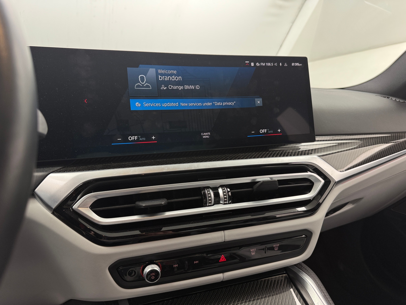 Thumbnail: 2023 BMW M3 - 3