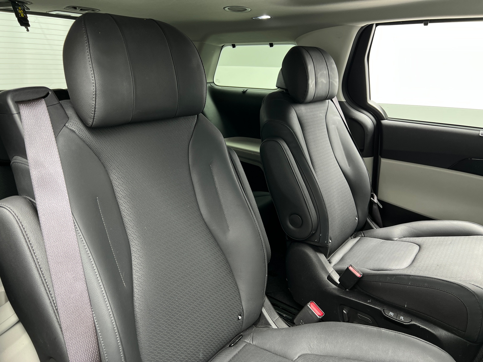 Thumbnail: 2024 Kia Carnival - 5