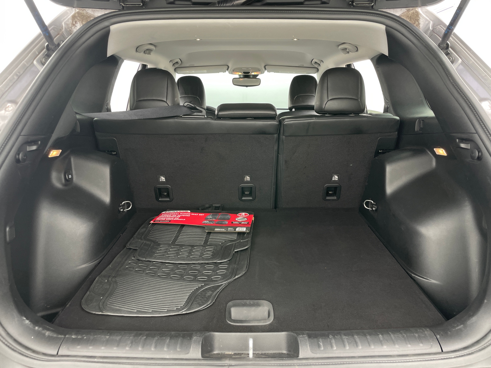 Thumbnail: 2021 Jeep Cherokee - 6