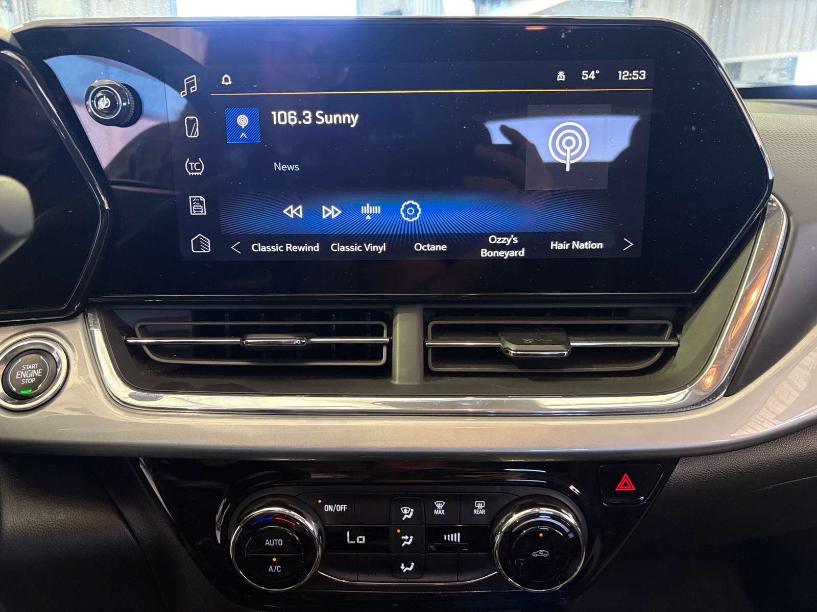 Thumbnail: 2025 Chevrolet Trax - 4