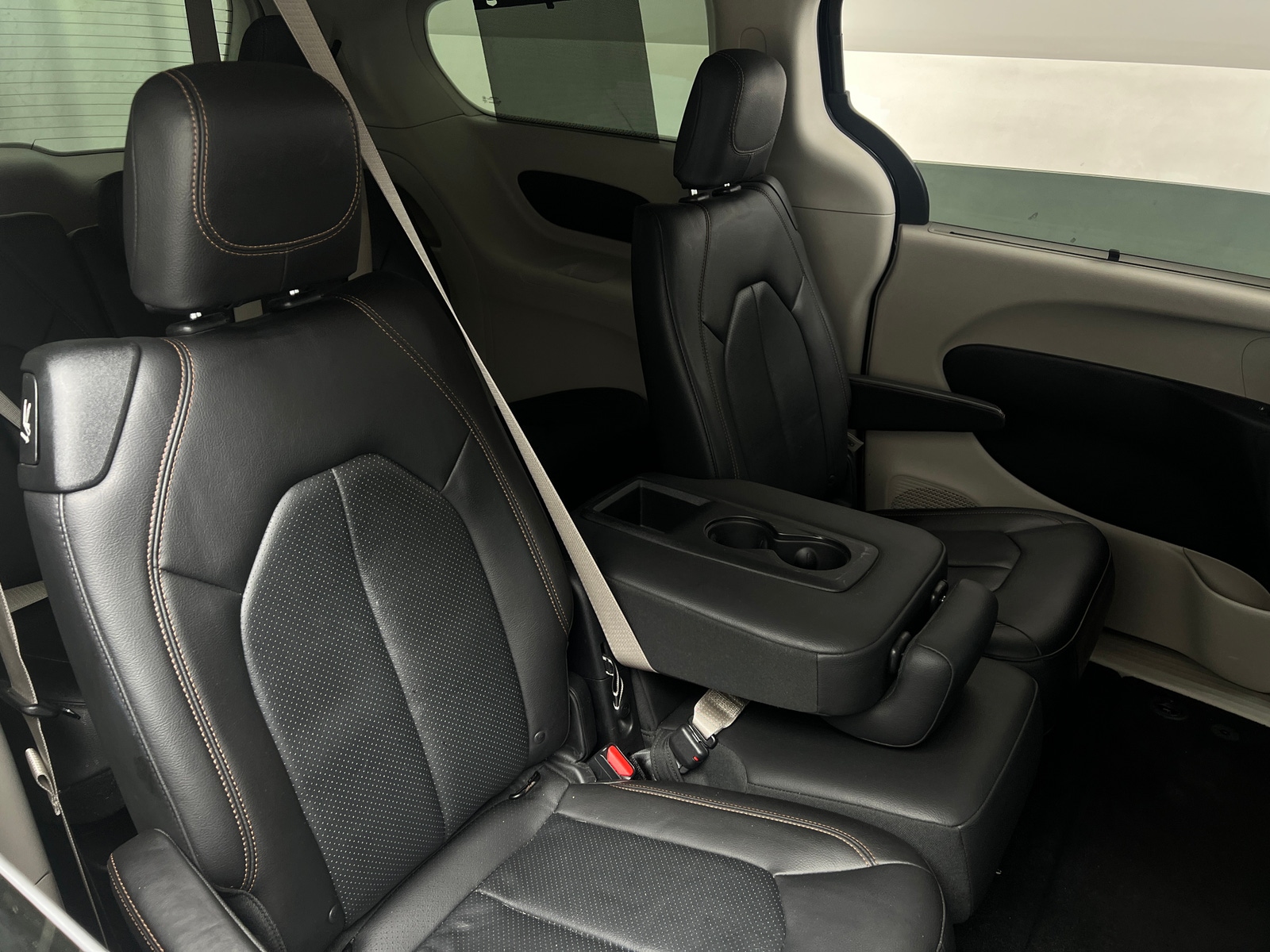 Thumbnail: 2018 Chrysler Pacifica - 5