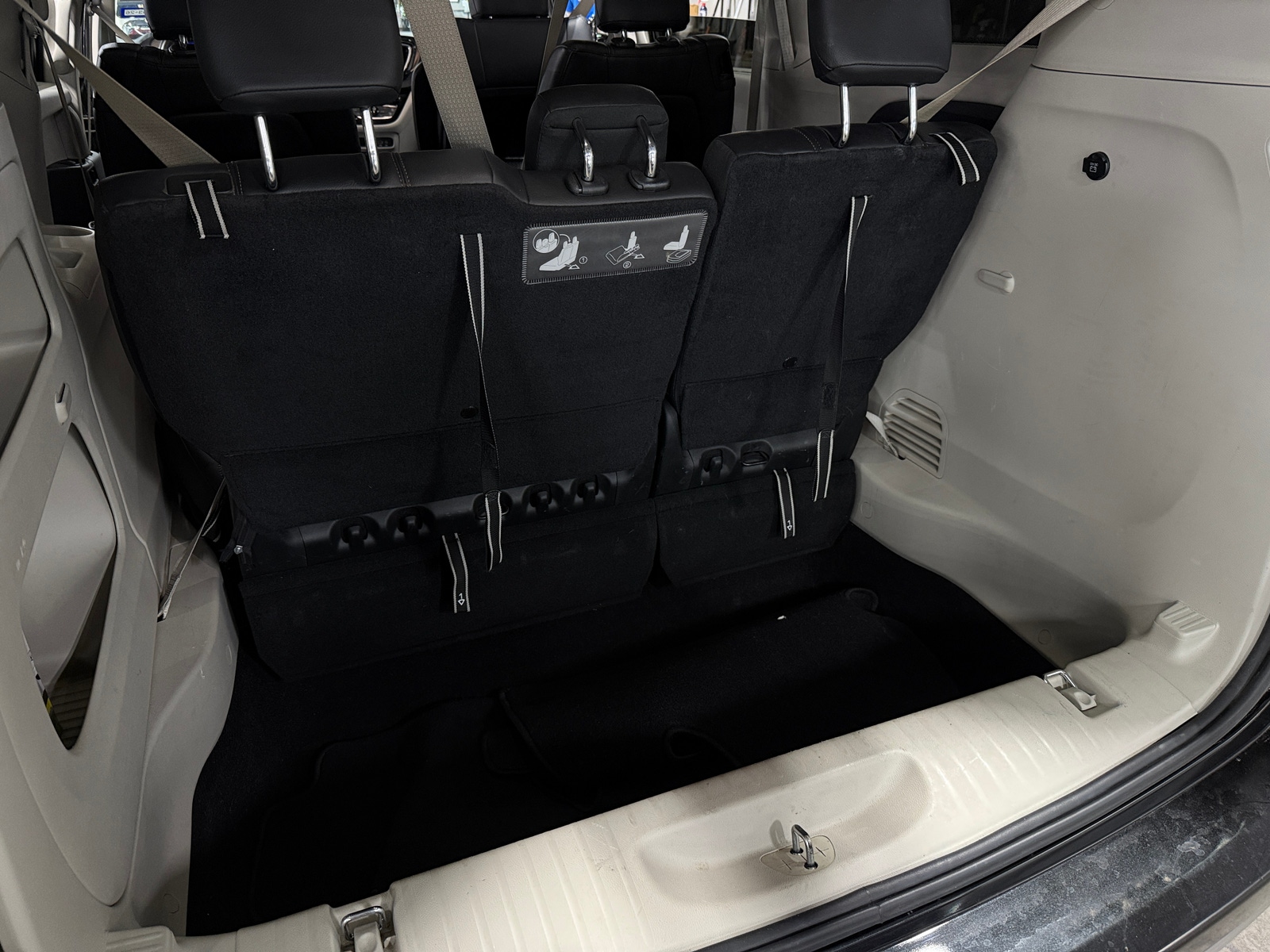 Thumbnail: 2018 Chrysler Pacifica - 6