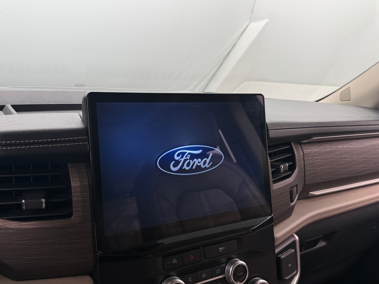 Thumbnail: 2024 Ford Expedition MAX - 3