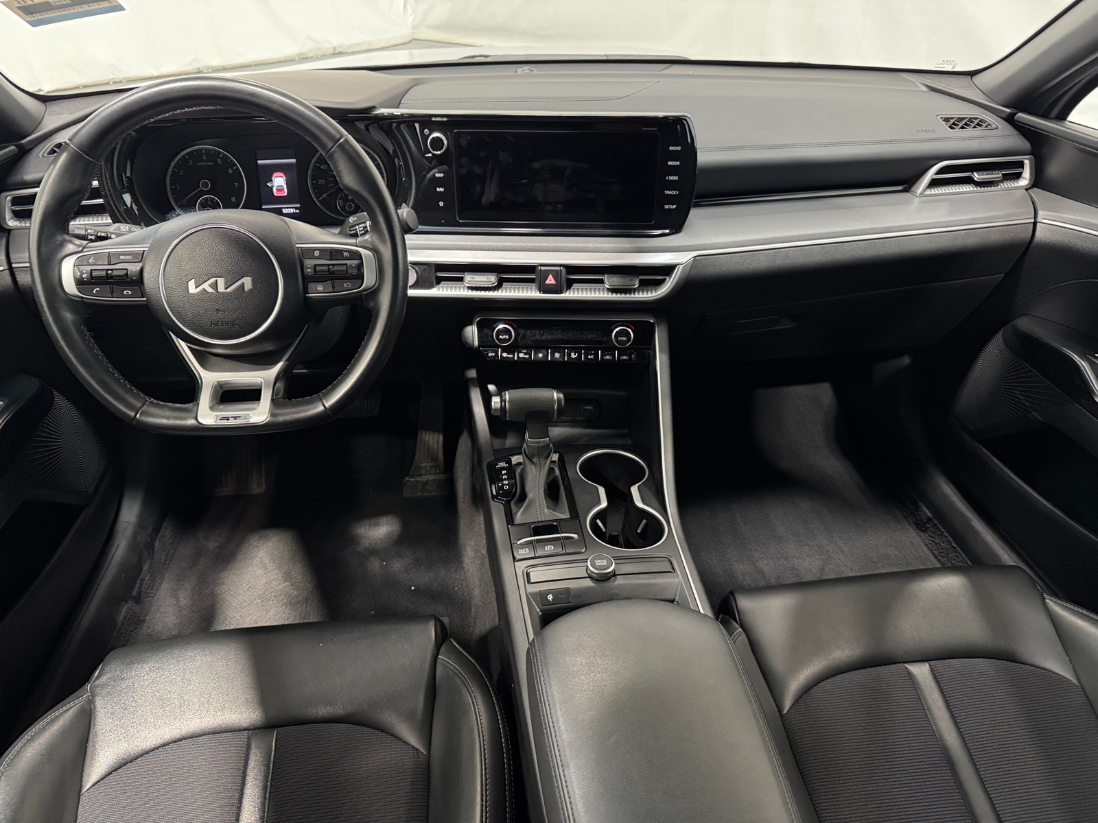 Thumbnail: 2023 Kia K5 - 3