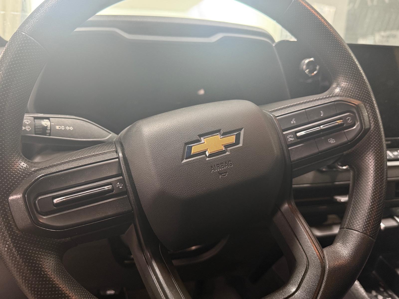 Thumbnail: 2023 Chevrolet Colorado - 5