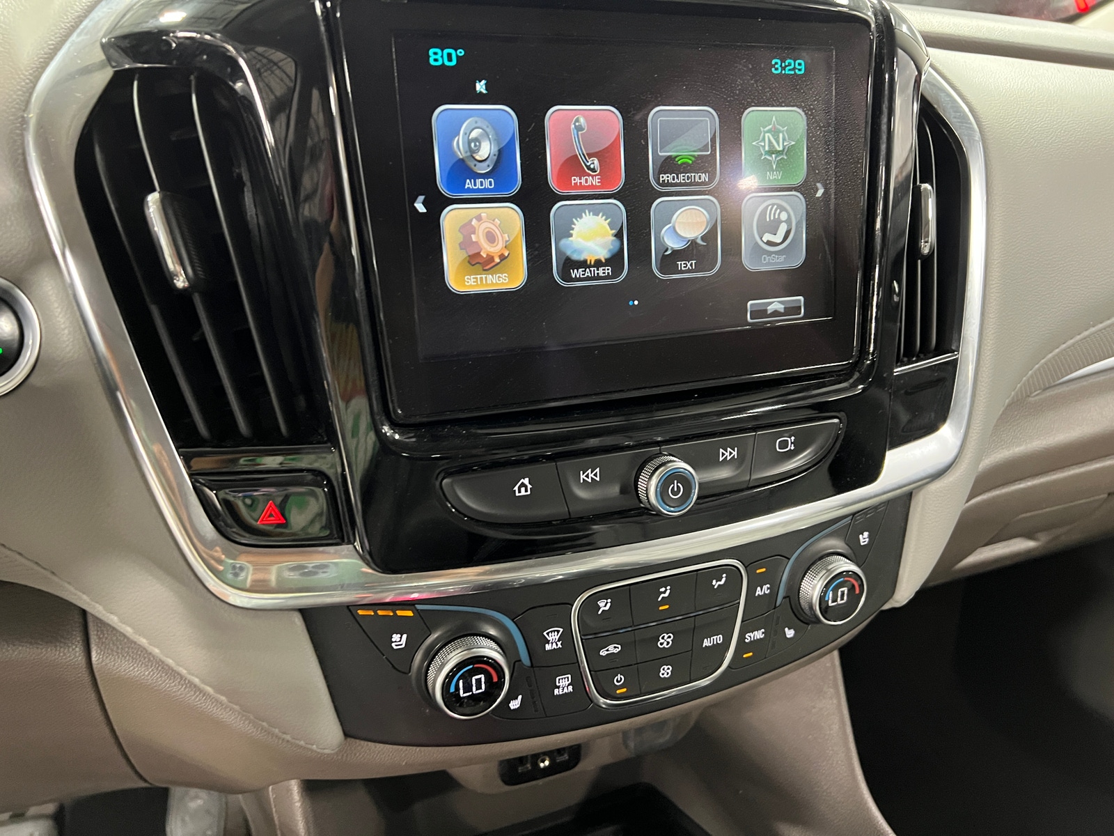 Thumbnail: 2019 Chevrolet Traverse - 3