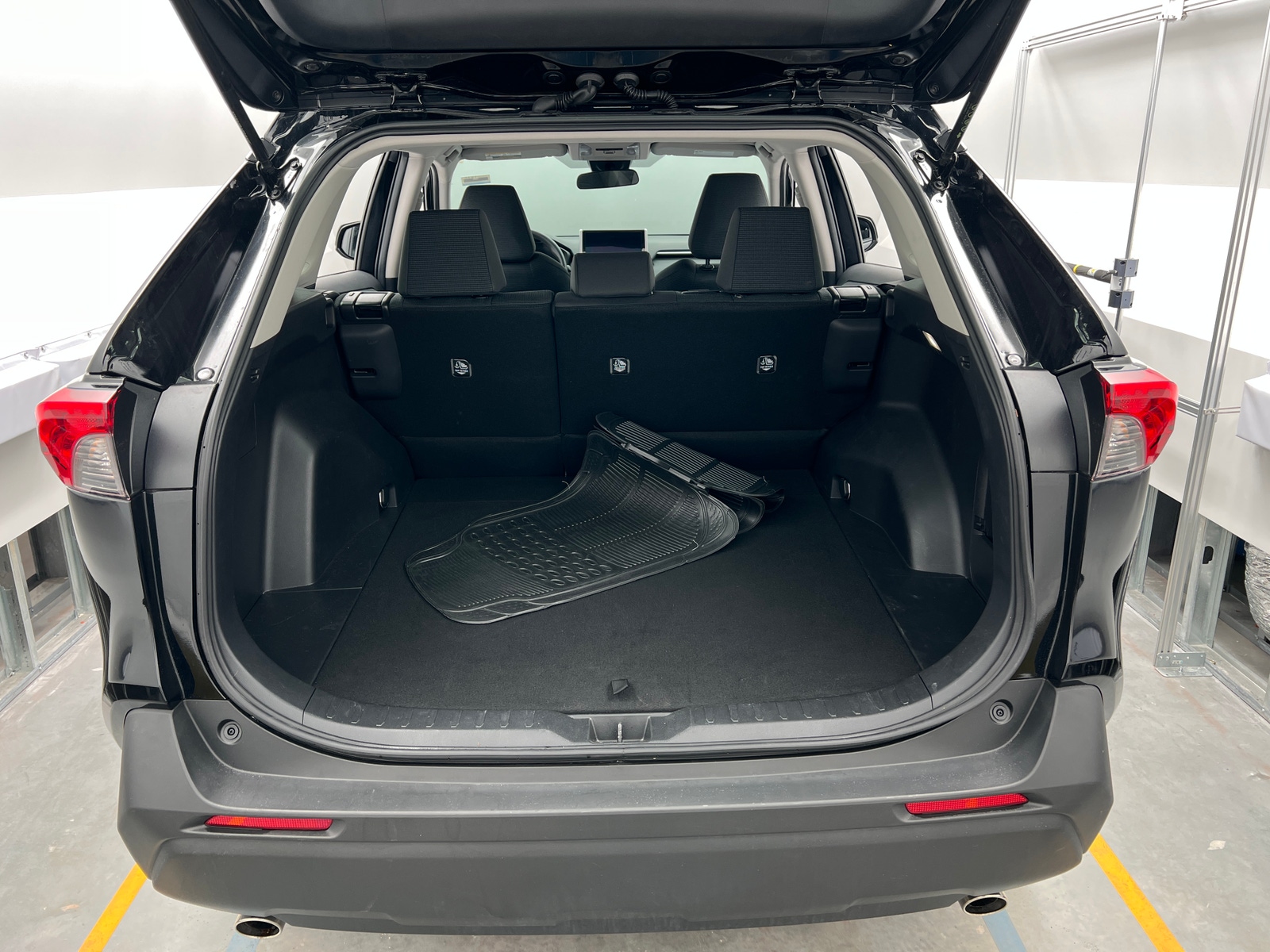 Thumbnail: 2025 Toyota RAV4 - 7