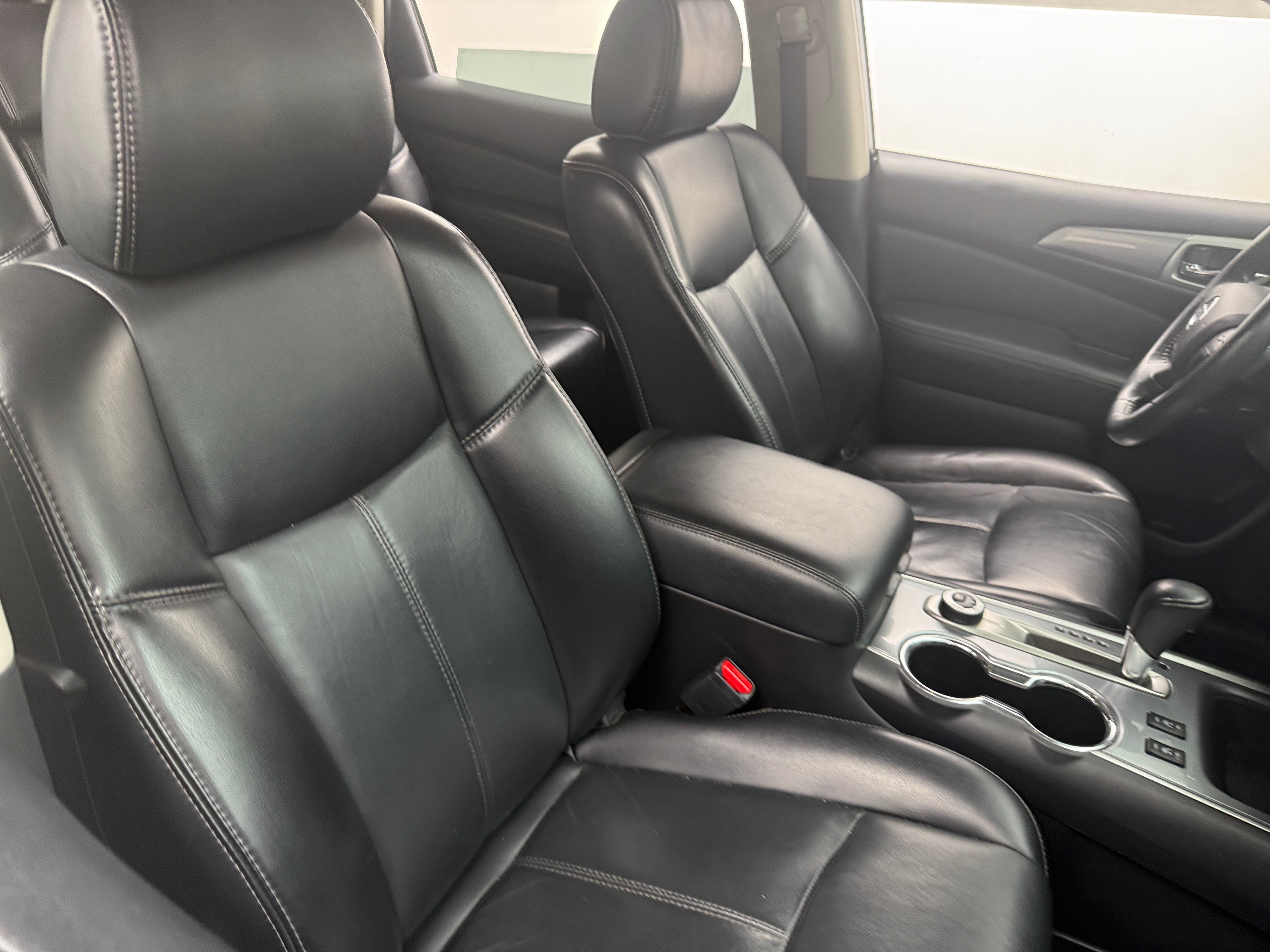 2018 Nissan Pathfinder - Image 1