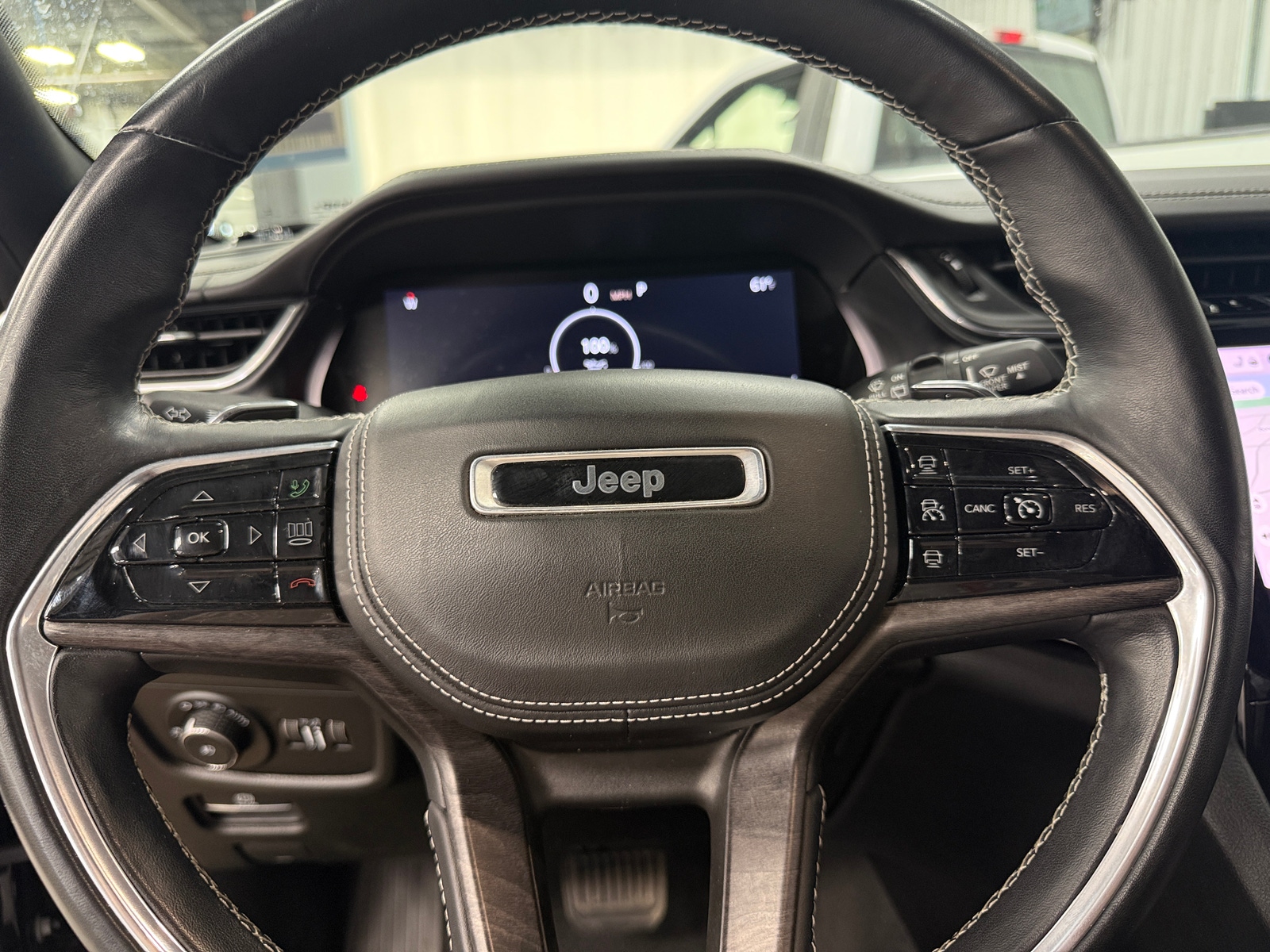 Thumbnail: 2021 Jeep Grand Cherokee L - 4