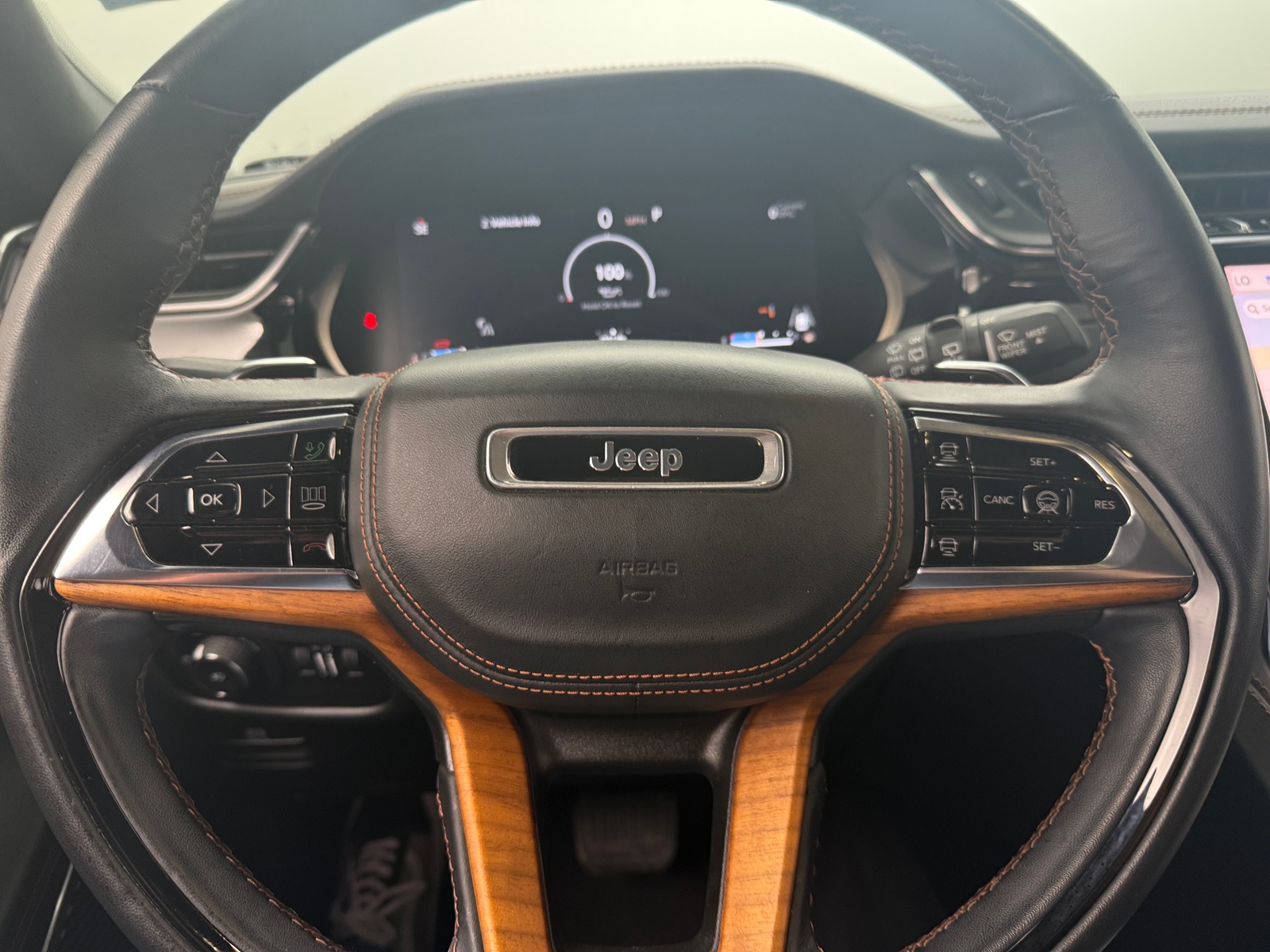 Thumbnail: 2023 Jeep Grand Cherokee L - 4