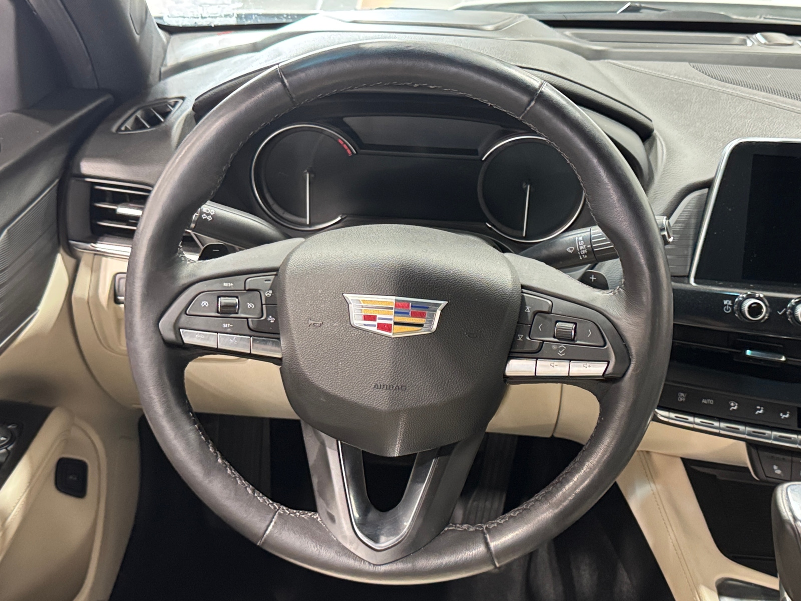 Thumbnail: 2024 Cadillac CT4 - 4