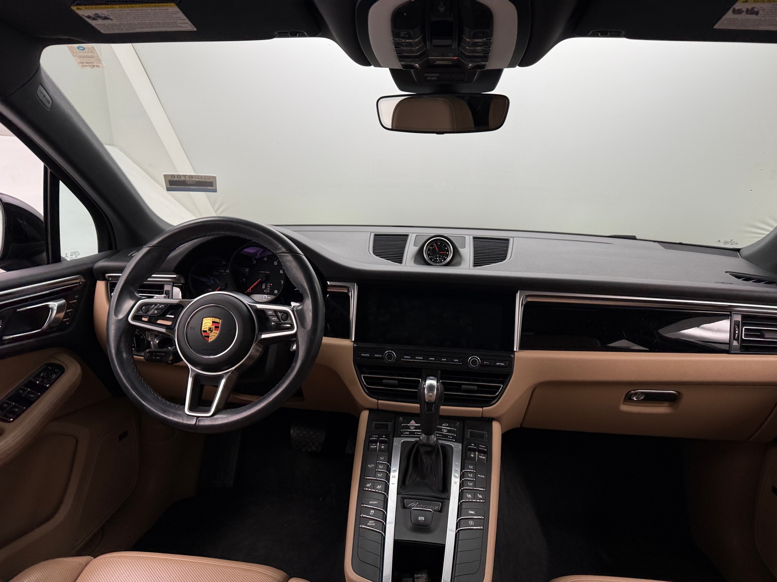 Thumbnail: 2020 Porsche Macan - 2