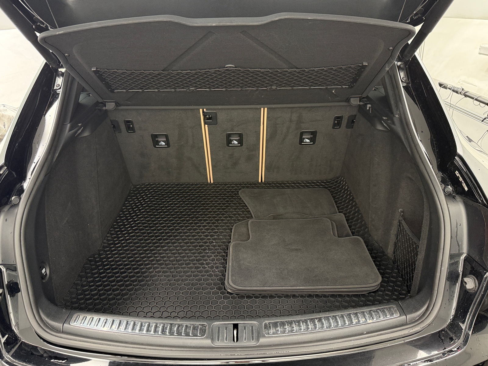 Thumbnail: 2020 Porsche Macan - 6