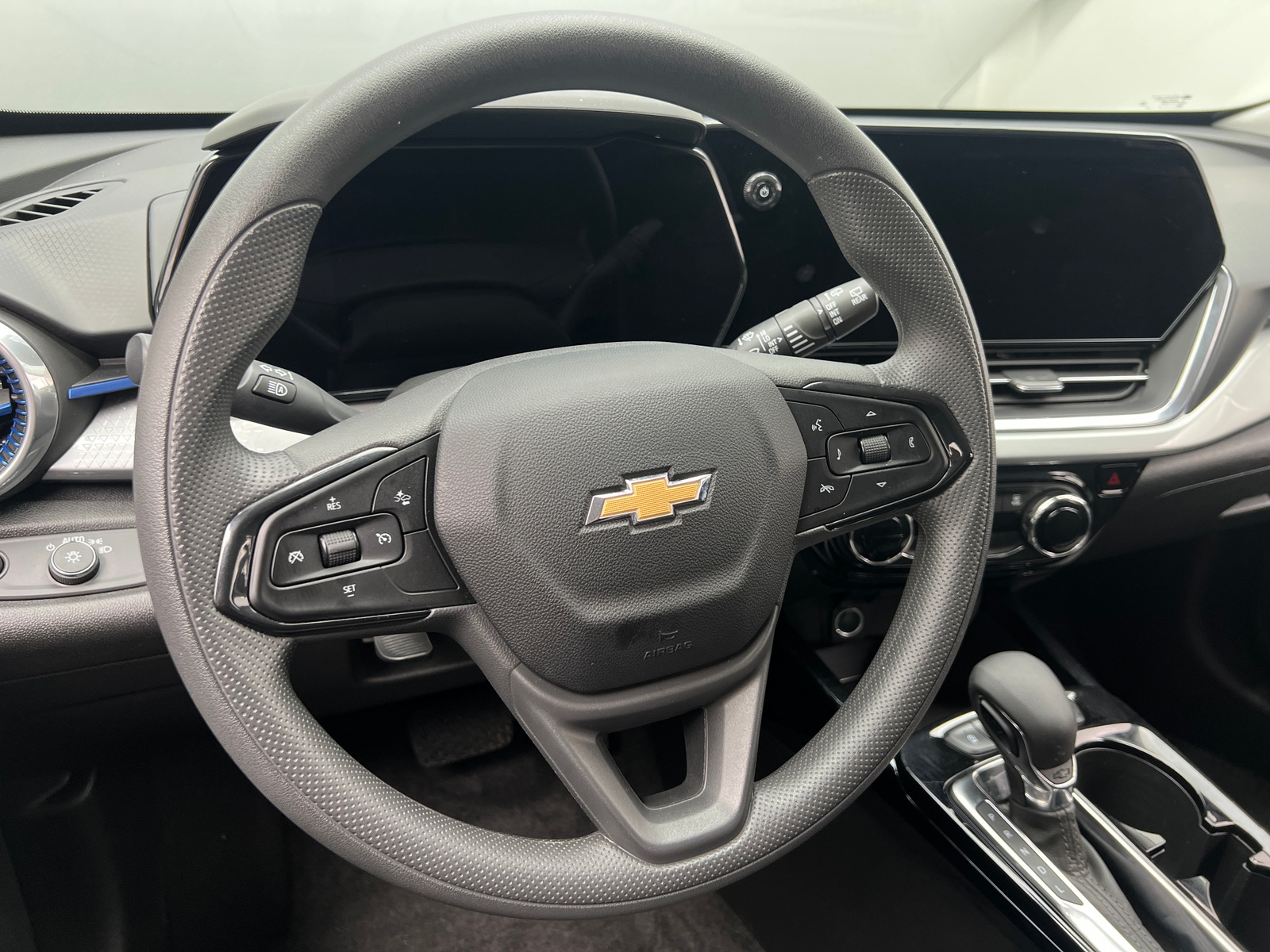 Thumbnail: 2025 Chevrolet Trax - 5