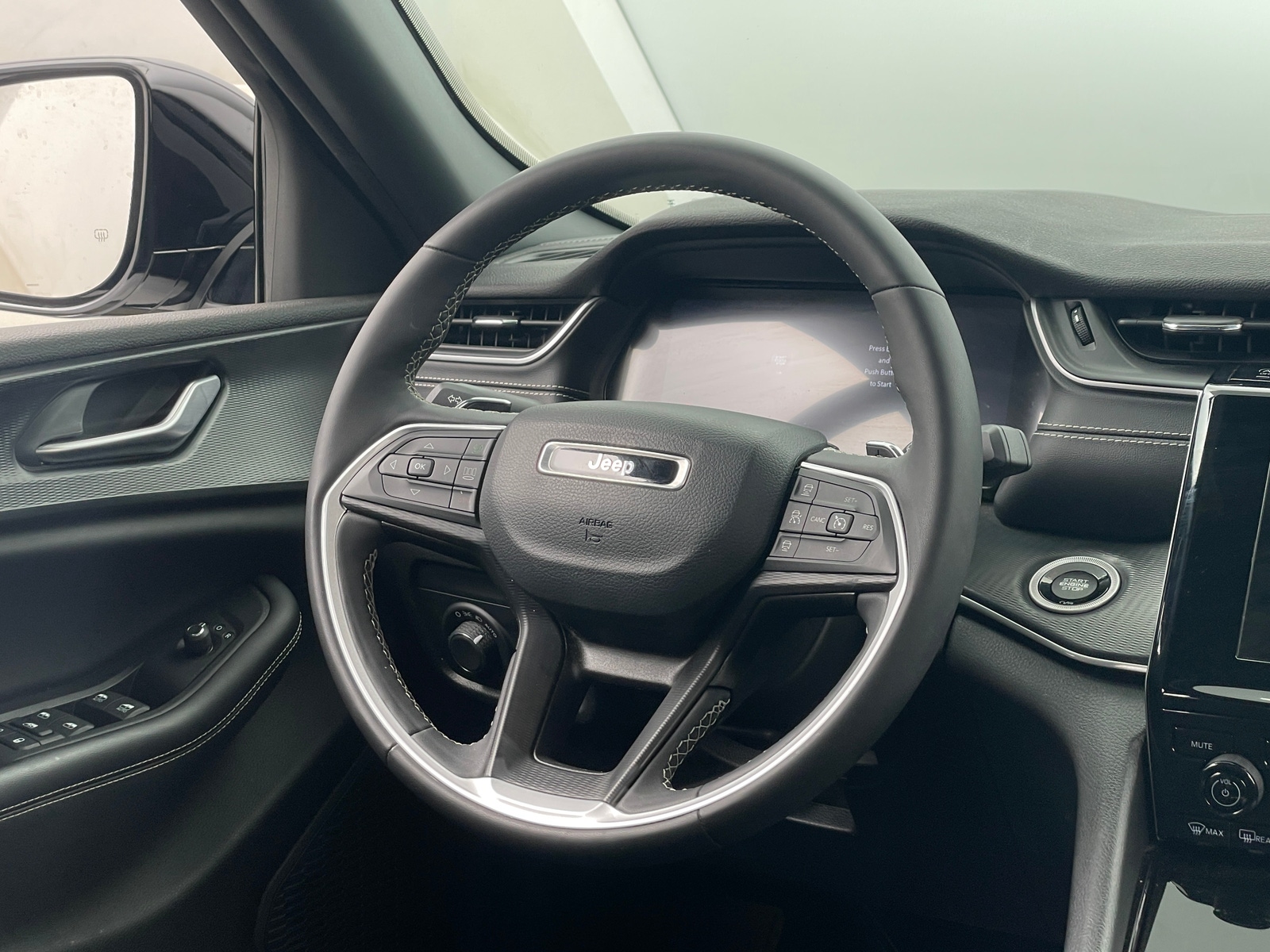 Thumbnail: 2023 Jeep Grand Cherokee - 4