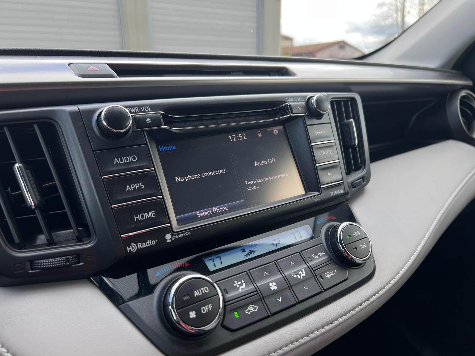 Thumbnail: 2016 Toyota RAV4 - 4