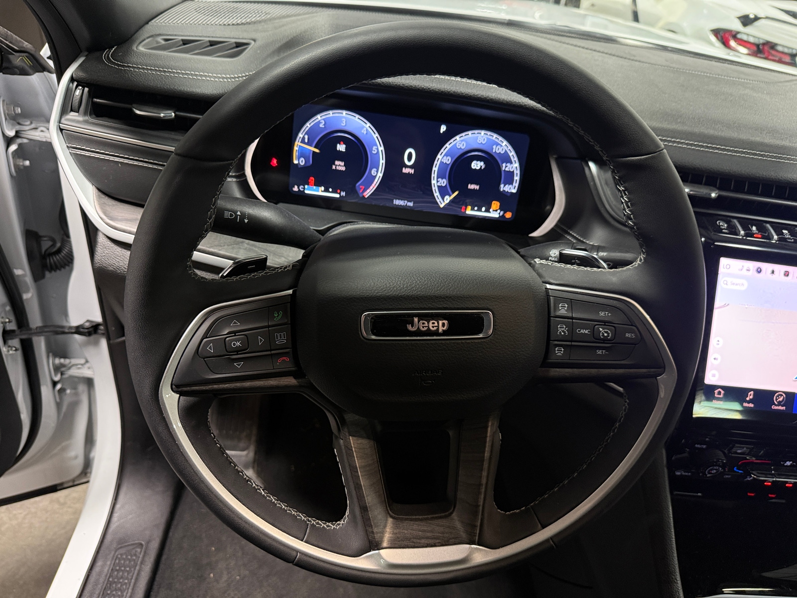 Thumbnail: 2025 Jeep Grand Cherokee L - 4