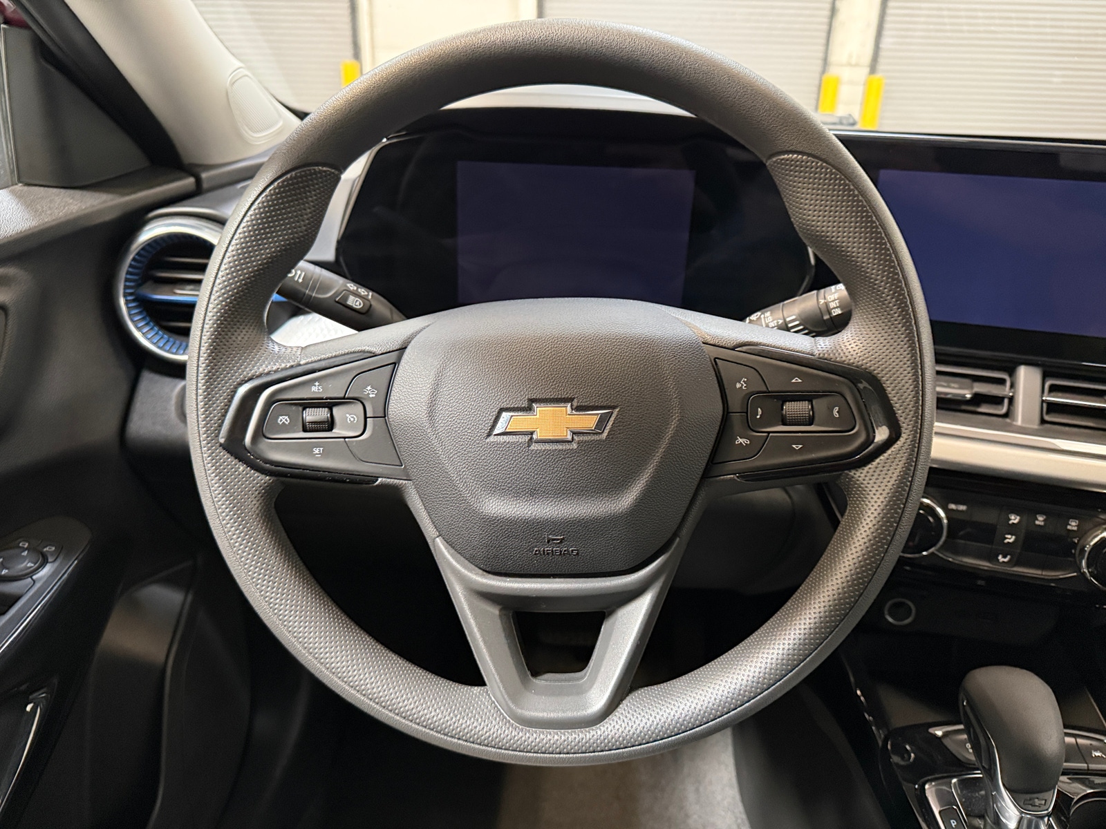 Thumbnail: 2025 Chevrolet Trax - 5