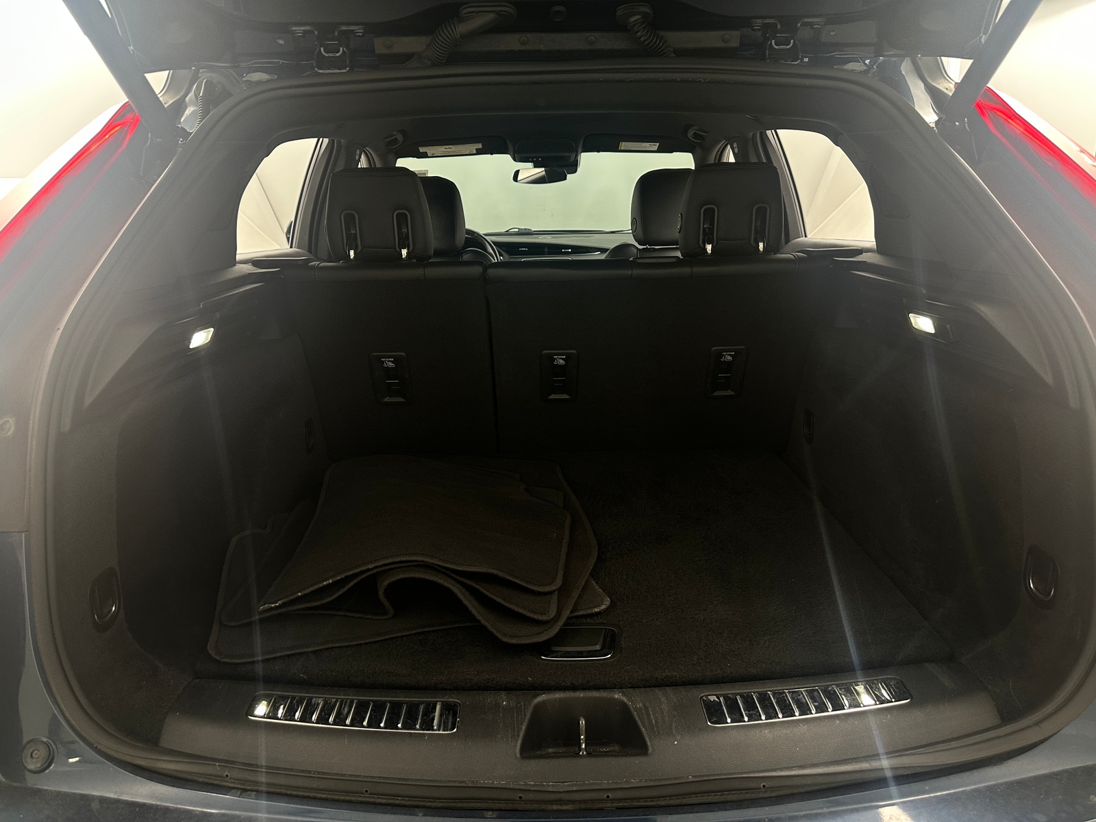 Thumbnail: 2021 Cadillac XT4 - 6