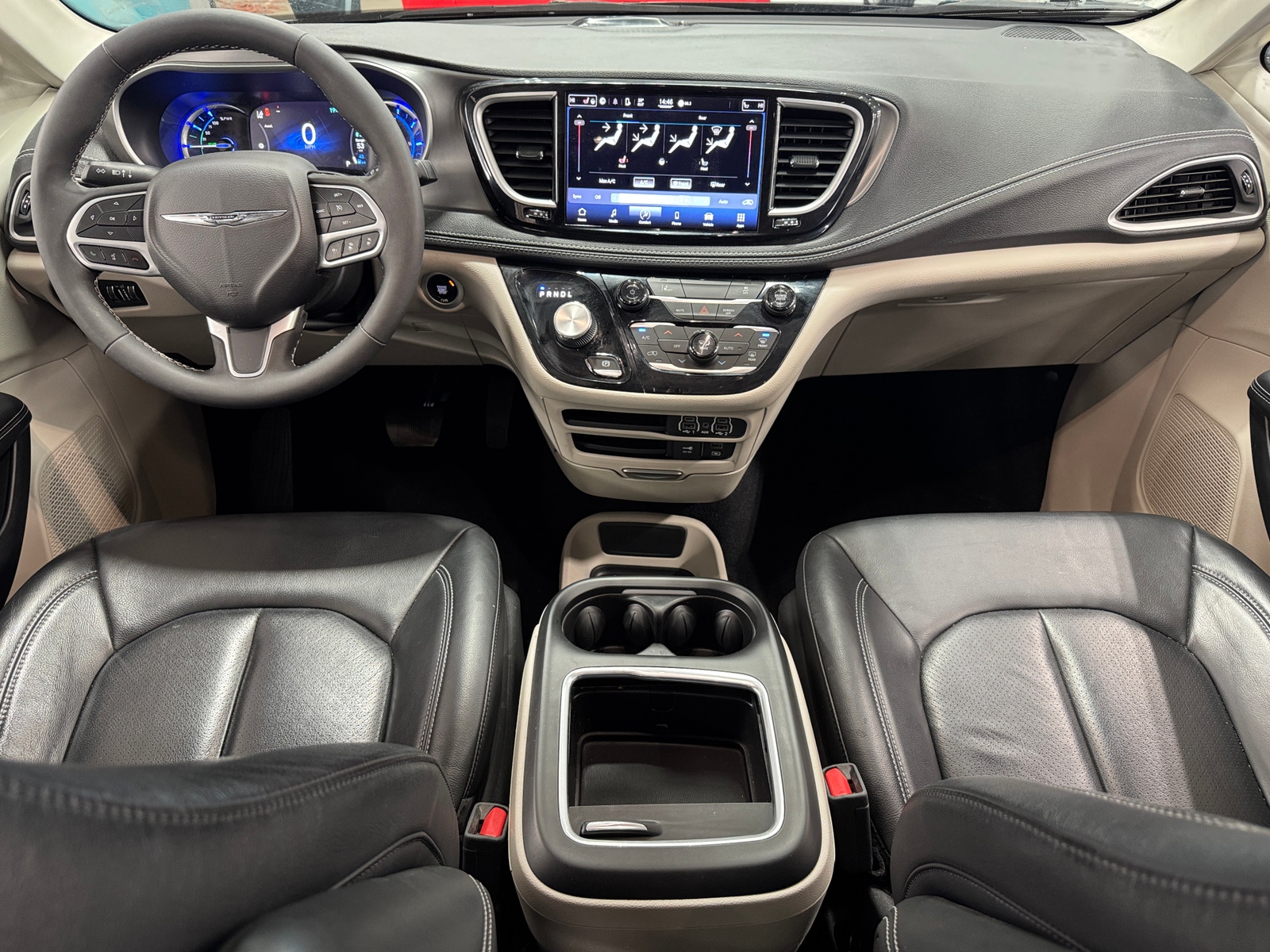 Thumbnail: 2022 Chrysler Pacifica - 2