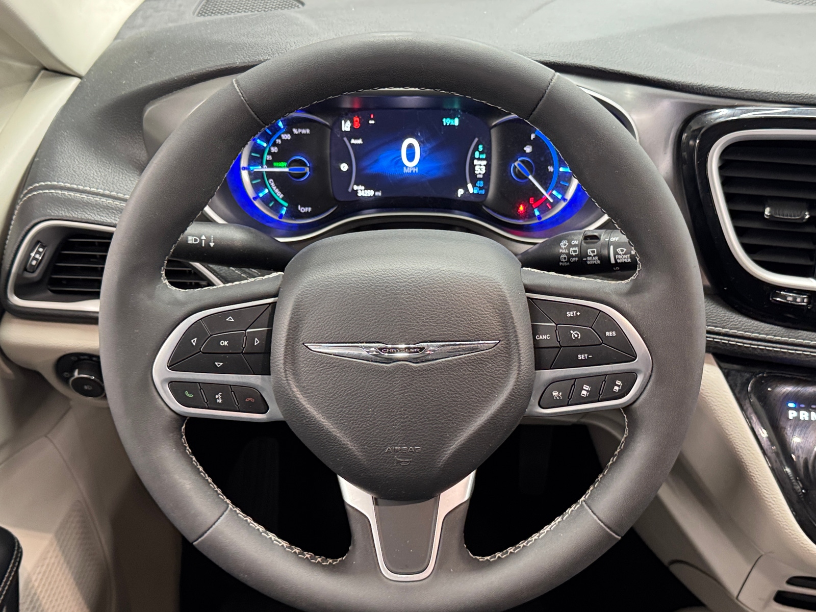 Thumbnail: 2022 Chrysler Pacifica - 4