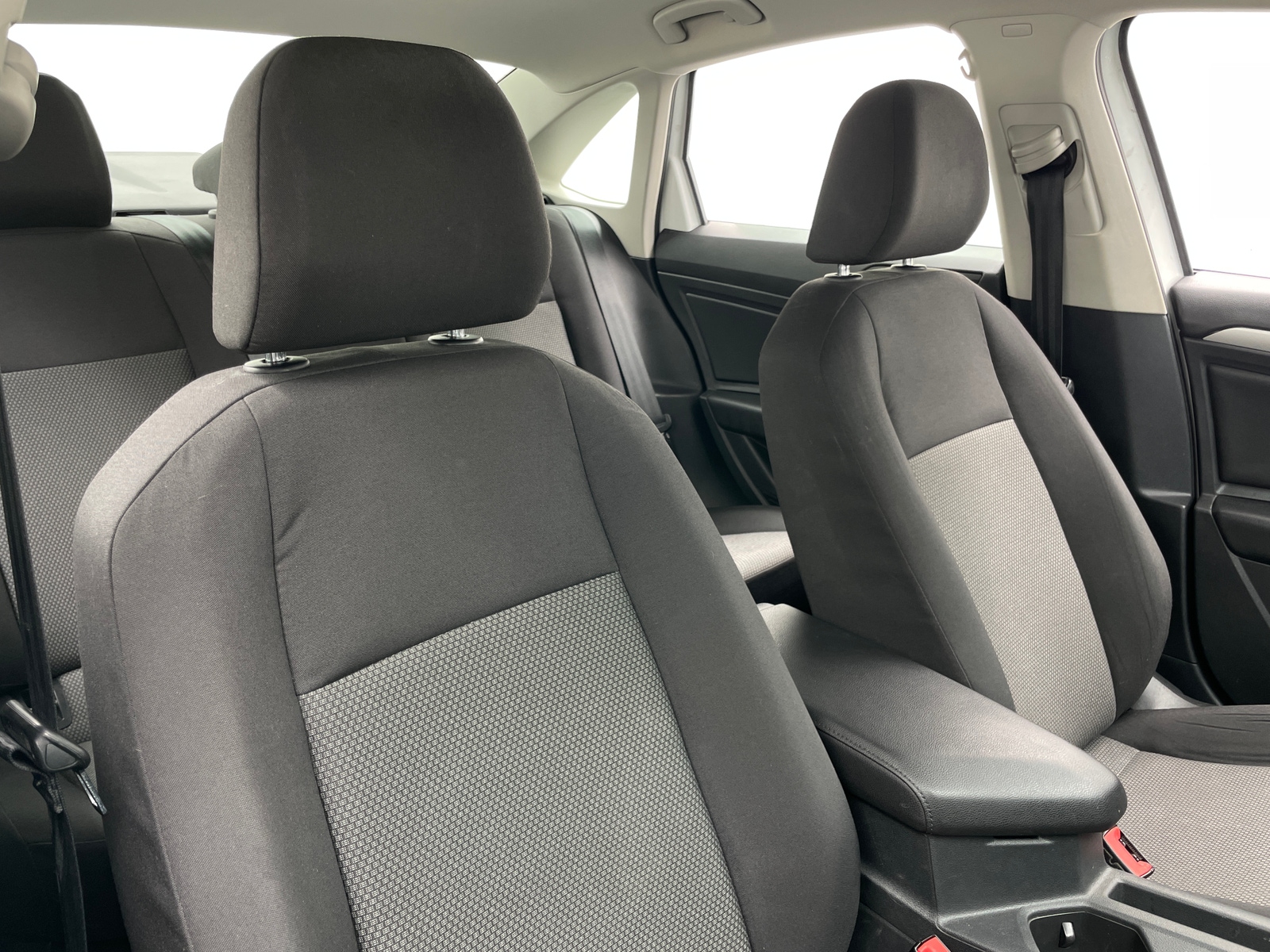 Thumbnail: 2019 Volkswagen Jetta - 2