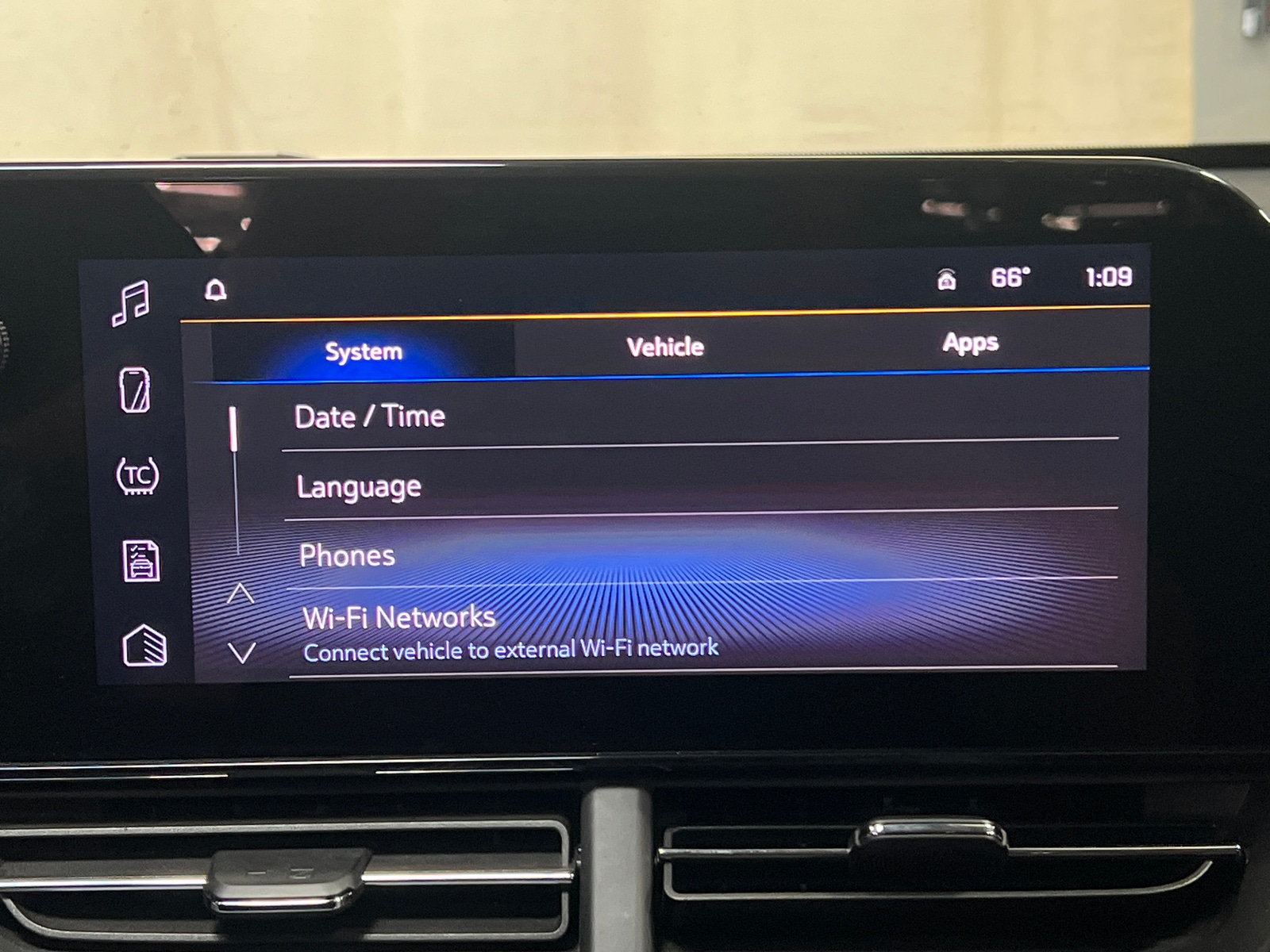 Thumbnail: 2025 Chevrolet Trax - 4