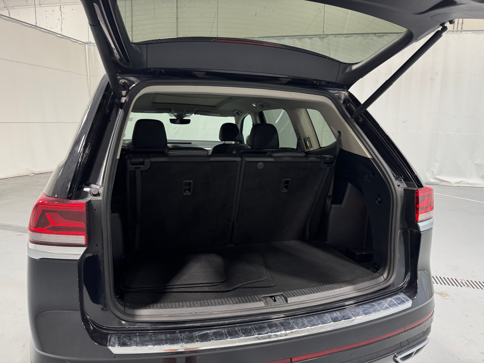 Thumbnail: 2021 Volkswagen Atlas - 6