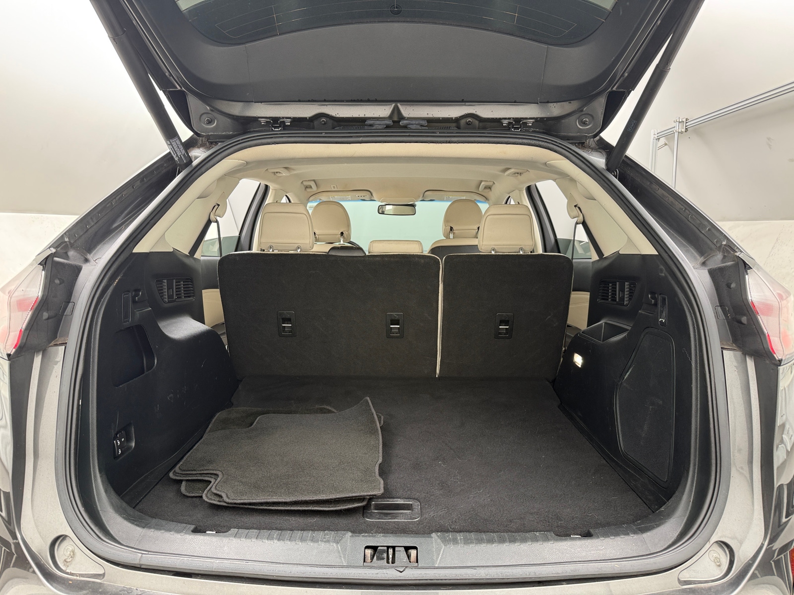 Thumbnail: 2019 Ford Edge - 6