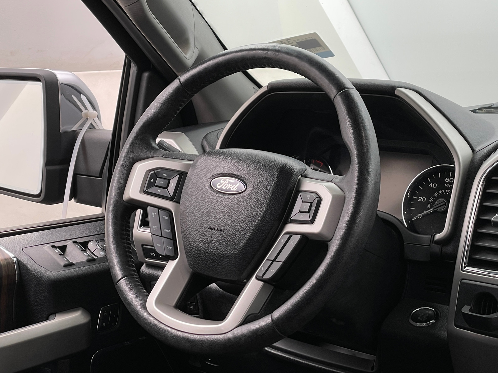 Thumbnail: 2018 Ford Econoline - 5