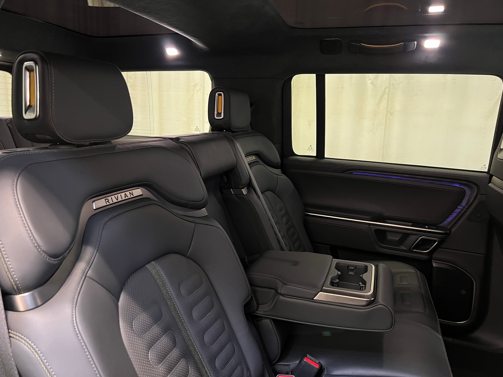 Thumbnail: 2023 Rivian R1S - 5