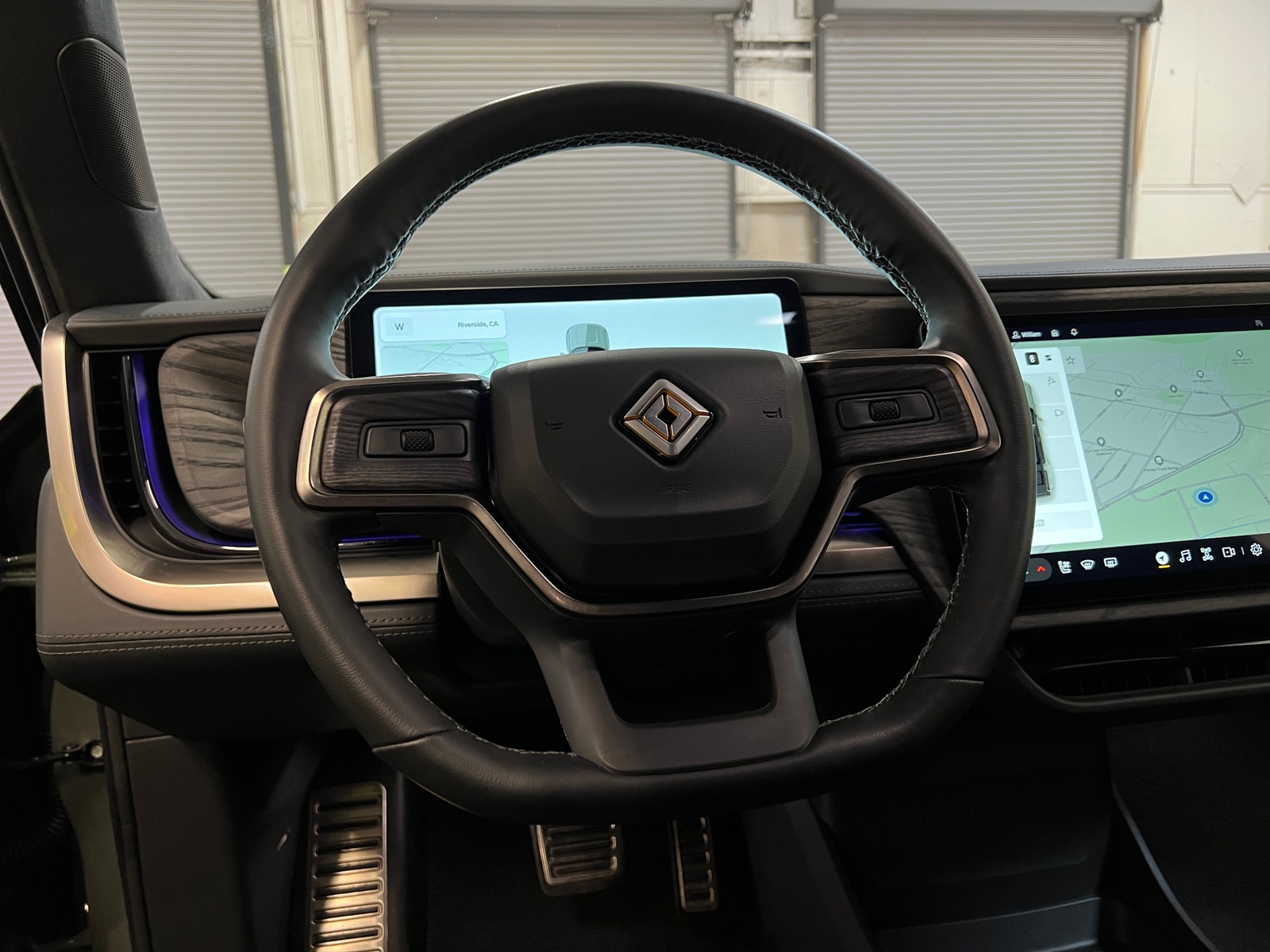 Thumbnail: 2023 Rivian R1S - 4