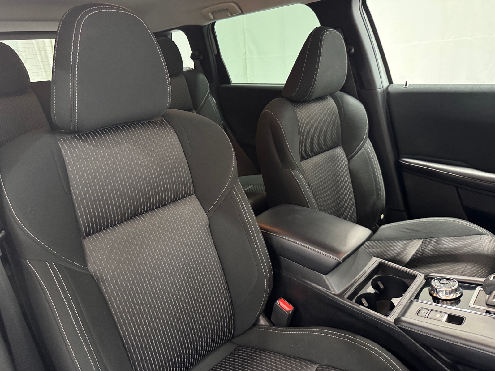 Thumbnail: 2022 Mitsubishi Outlander - 2