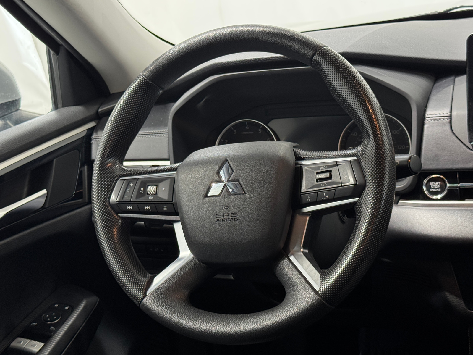 Thumbnail: 2022 Mitsubishi Outlander - 5