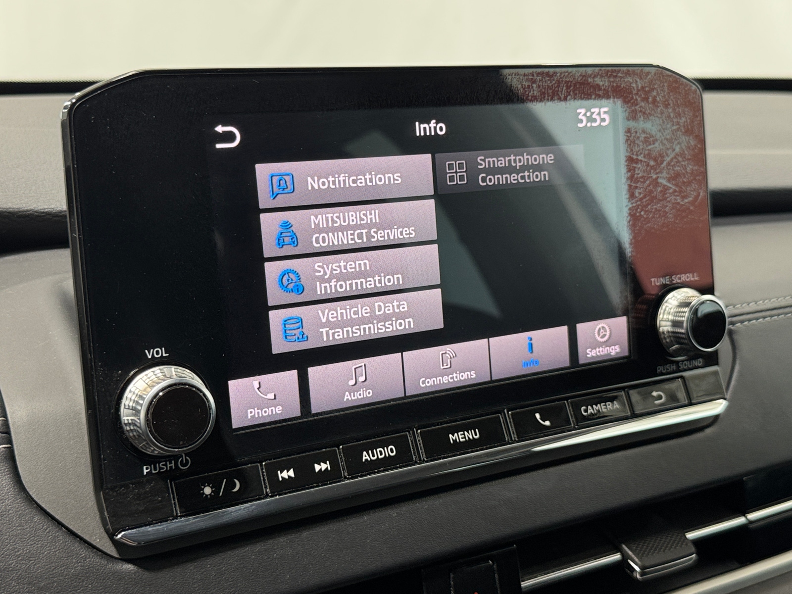 Thumbnail: 2022 Mitsubishi Outlander - 4