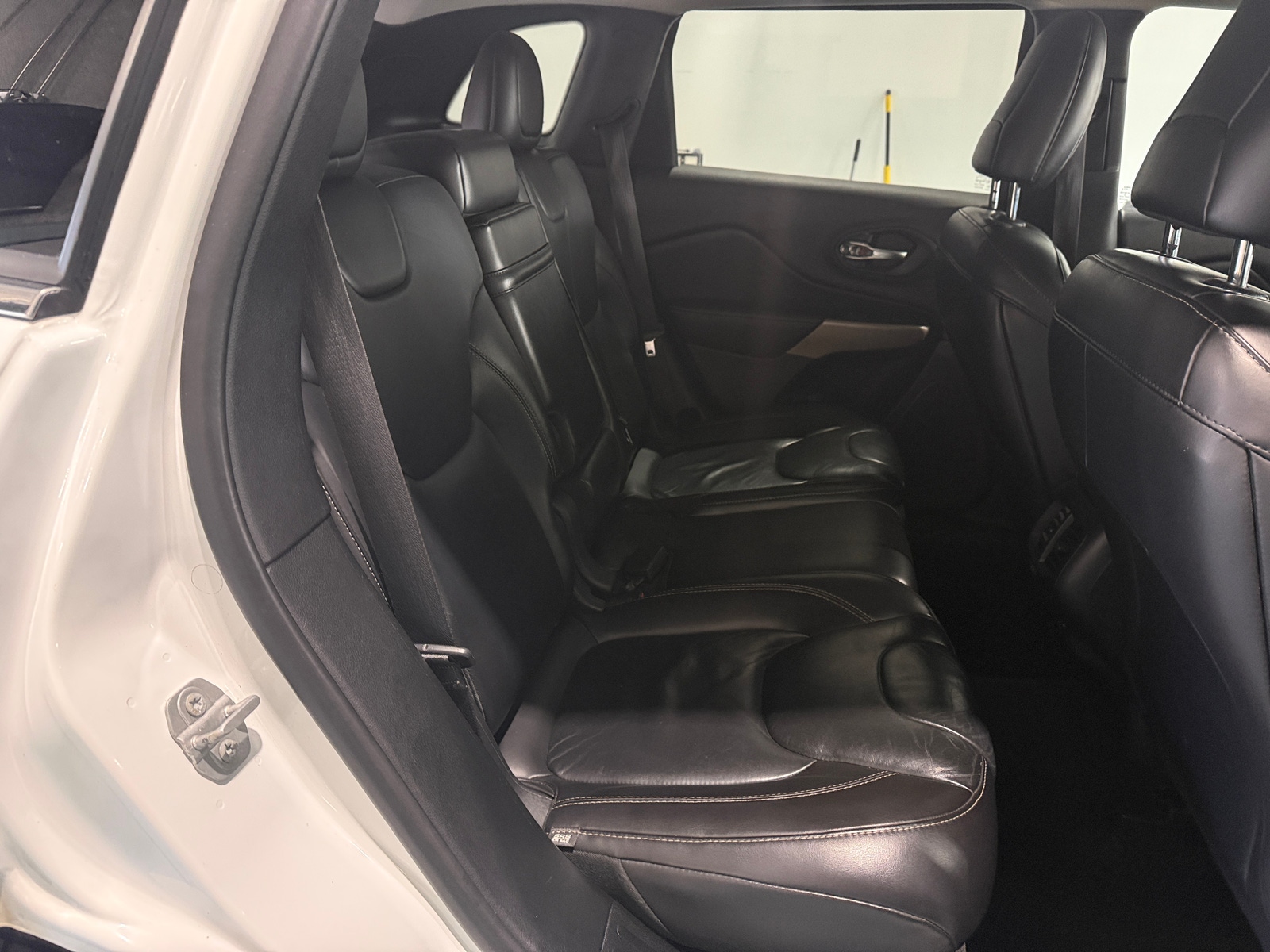 Thumbnail: 2017 Jeep Cherokee - 6