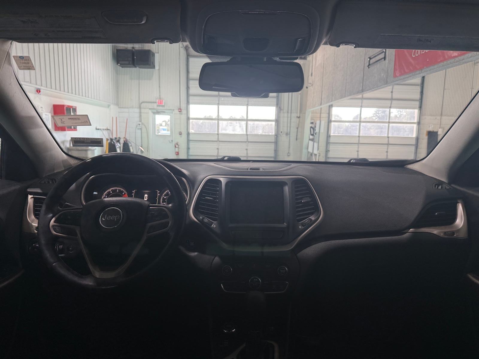 Thumbnail: 2017 Jeep Cherokee - 3