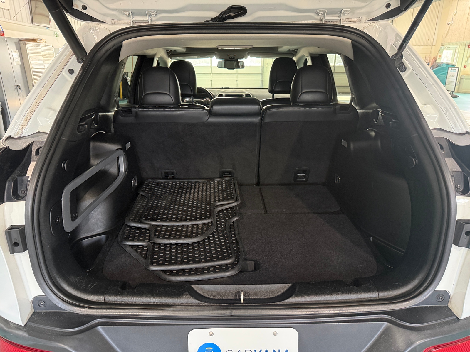 Thumbnail: 2017 Jeep Cherokee - 7