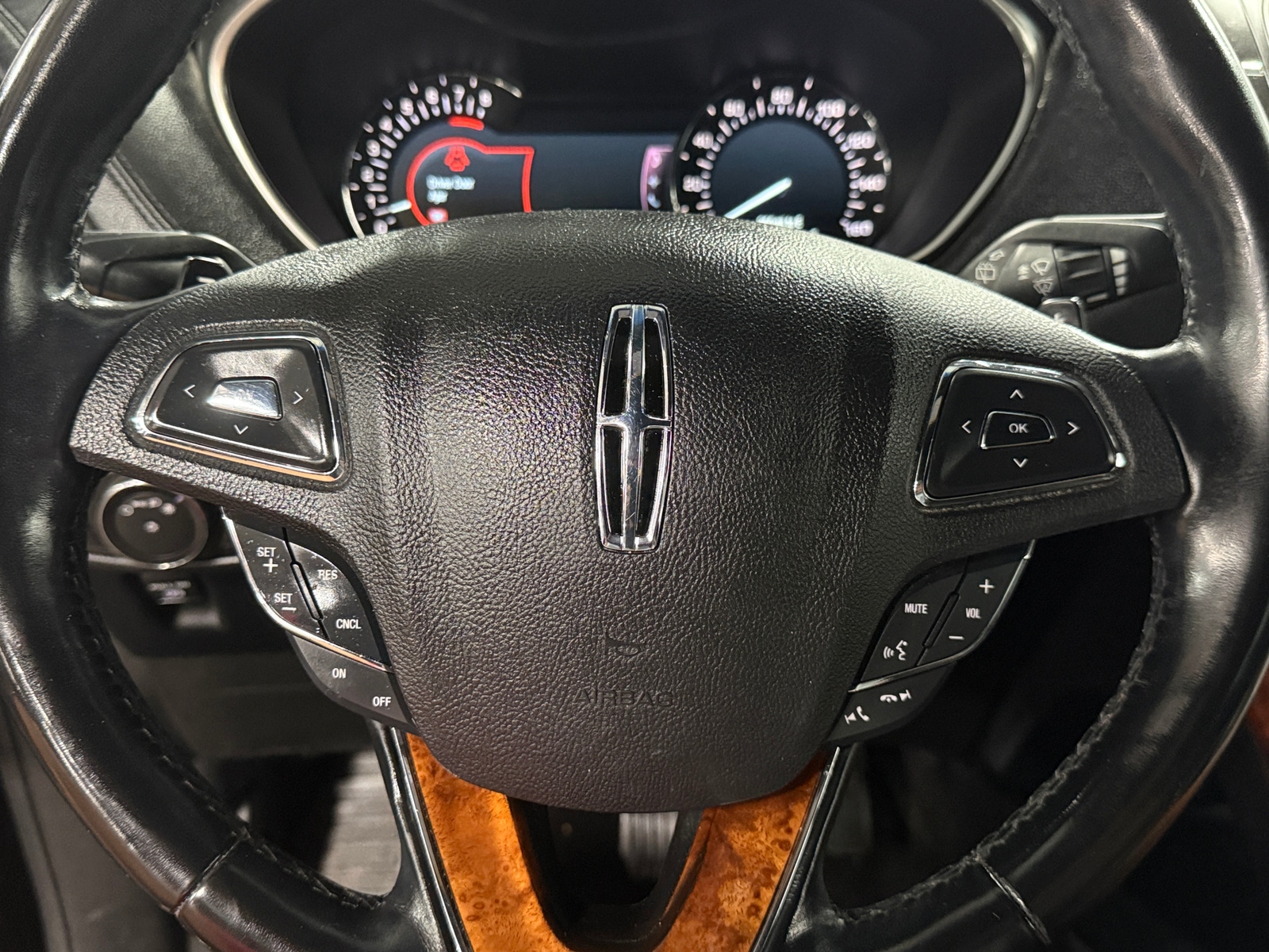 Thumbnail: 2018 Lincoln MKX - 4