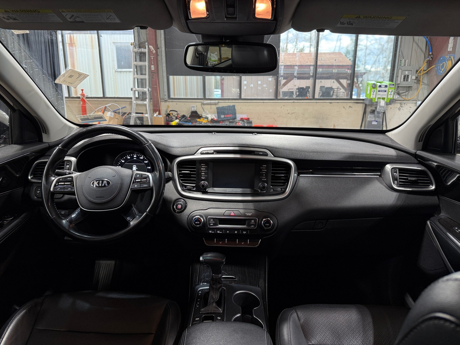 Thumbnail: 2019 Kia Sorento - 2