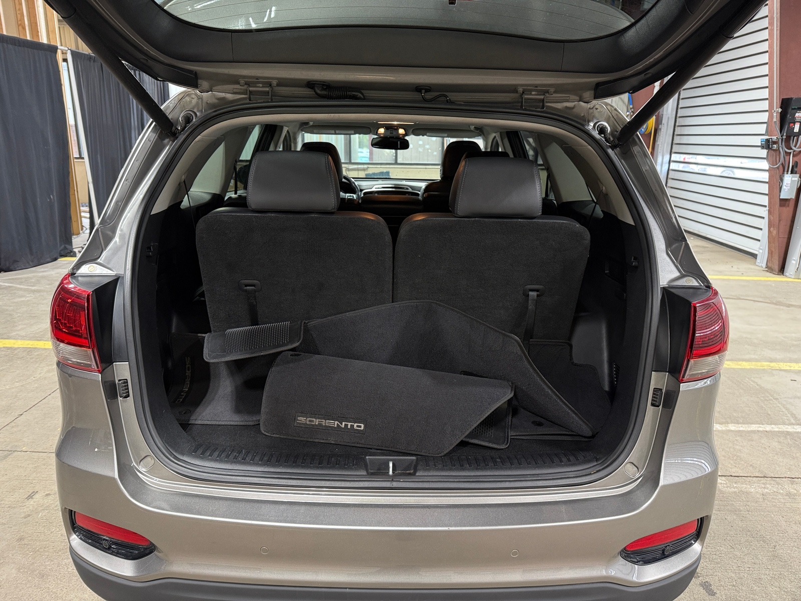 Thumbnail: 2019 Kia Sorento - 6