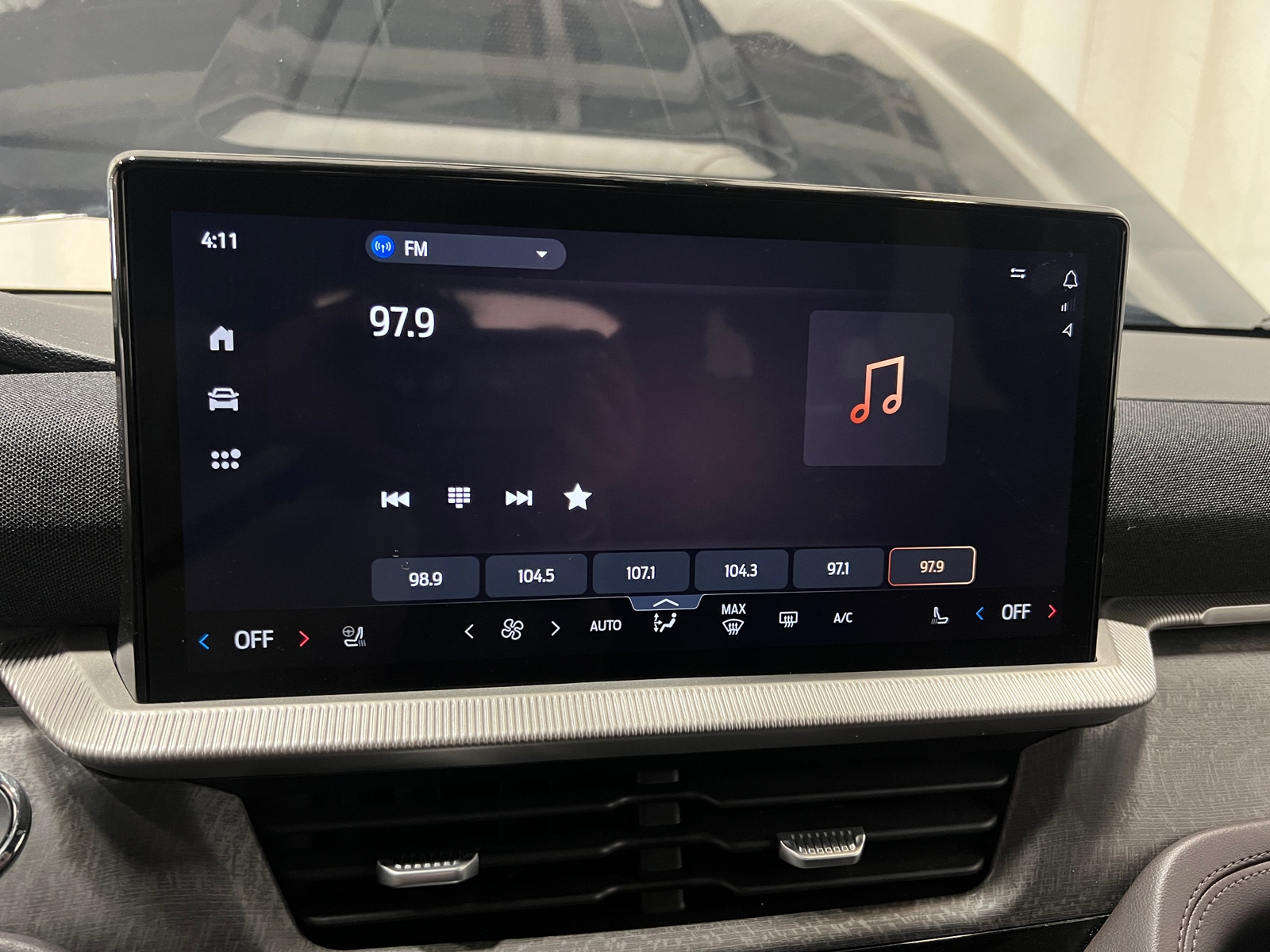 Thumbnail: 2025 Ford Explorer - 3