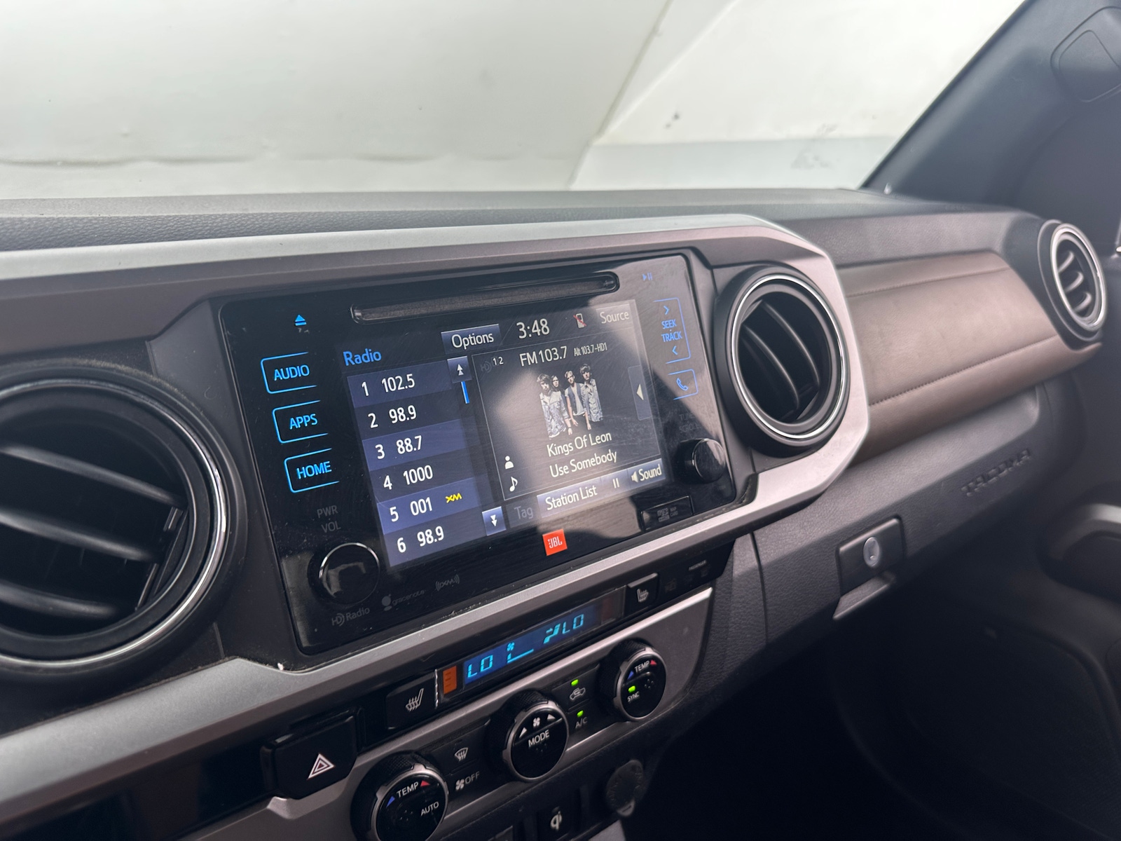 Thumbnail: 2016 Toyota Tacoma - 3